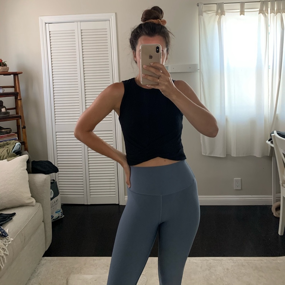 Alo yoga cover tank